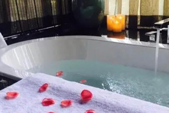 合肥水疗池中的失重冥想:当身体学会漂浮